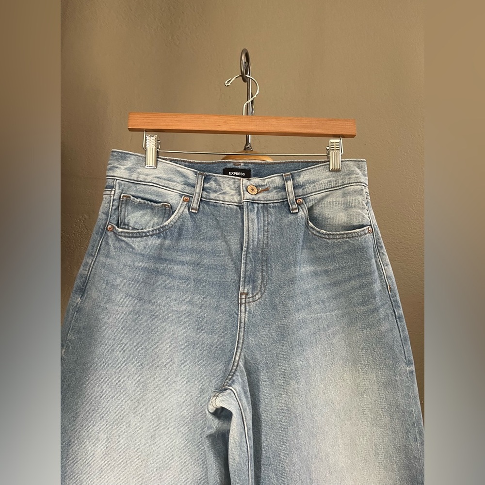 Express wash Blue High Waisted Wide Leg Jeans Size 8 R. - Picture 4 of 11